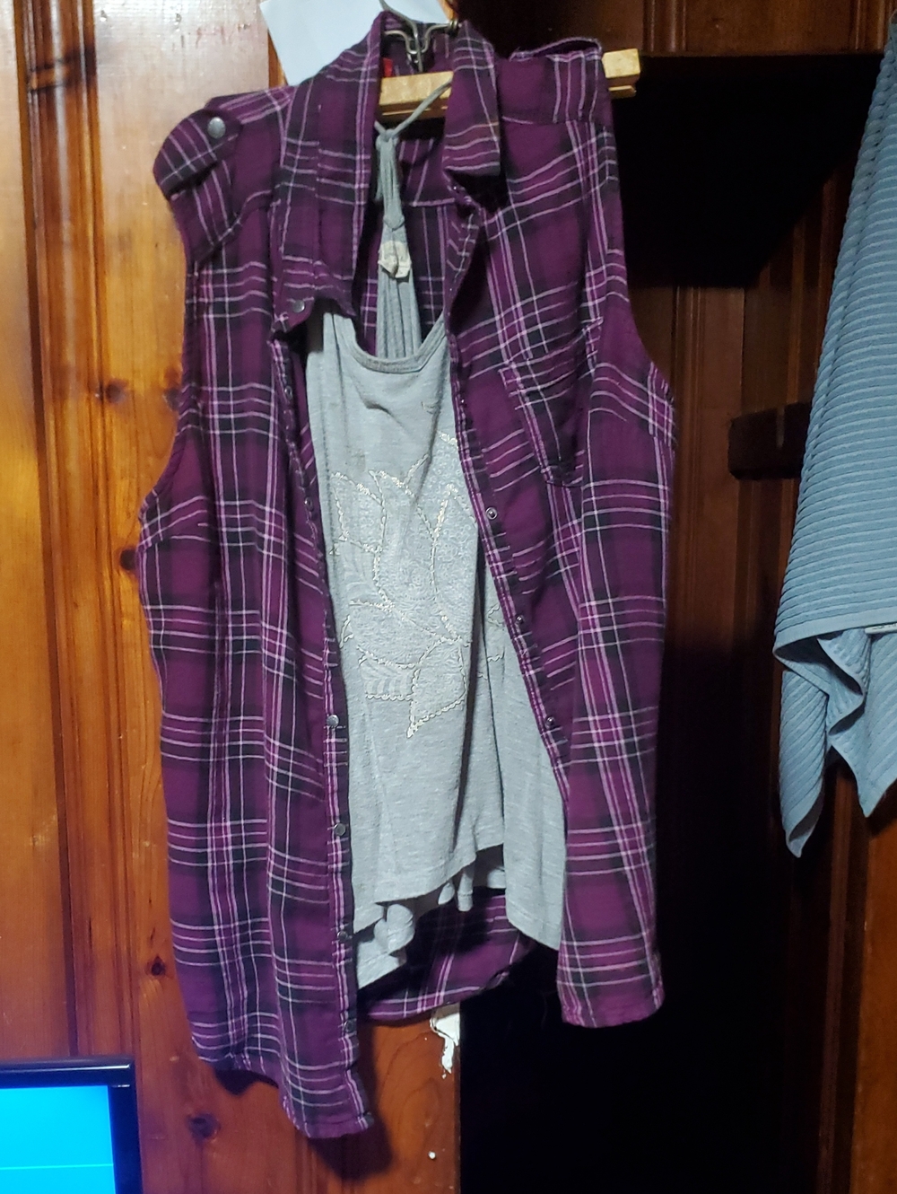 Women’s Purple Plaid Sleeveless Button-up Casual